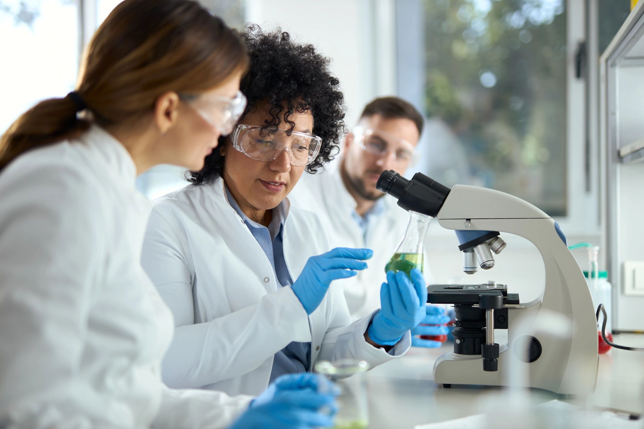 women in science collaborating